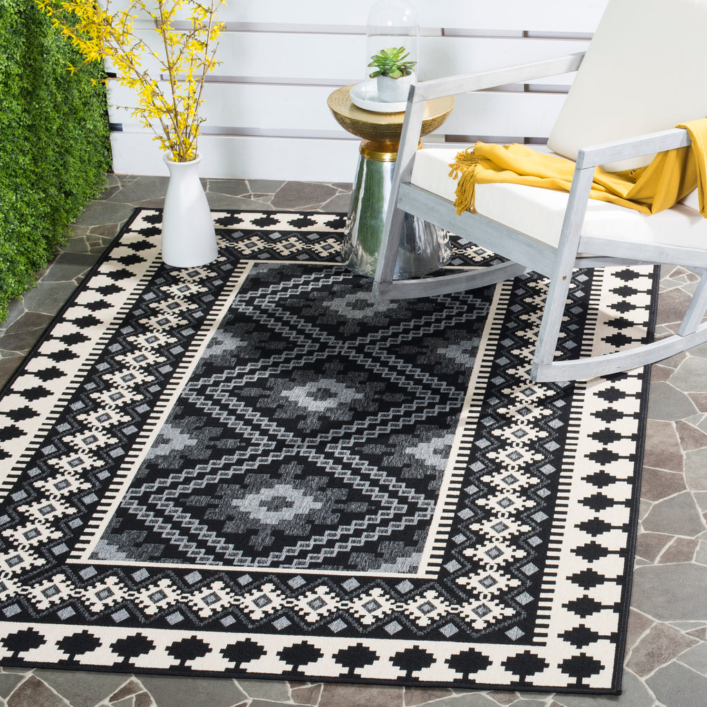 Safavieh Veranda Rug Collection: VER099-0725 - Black / Creme