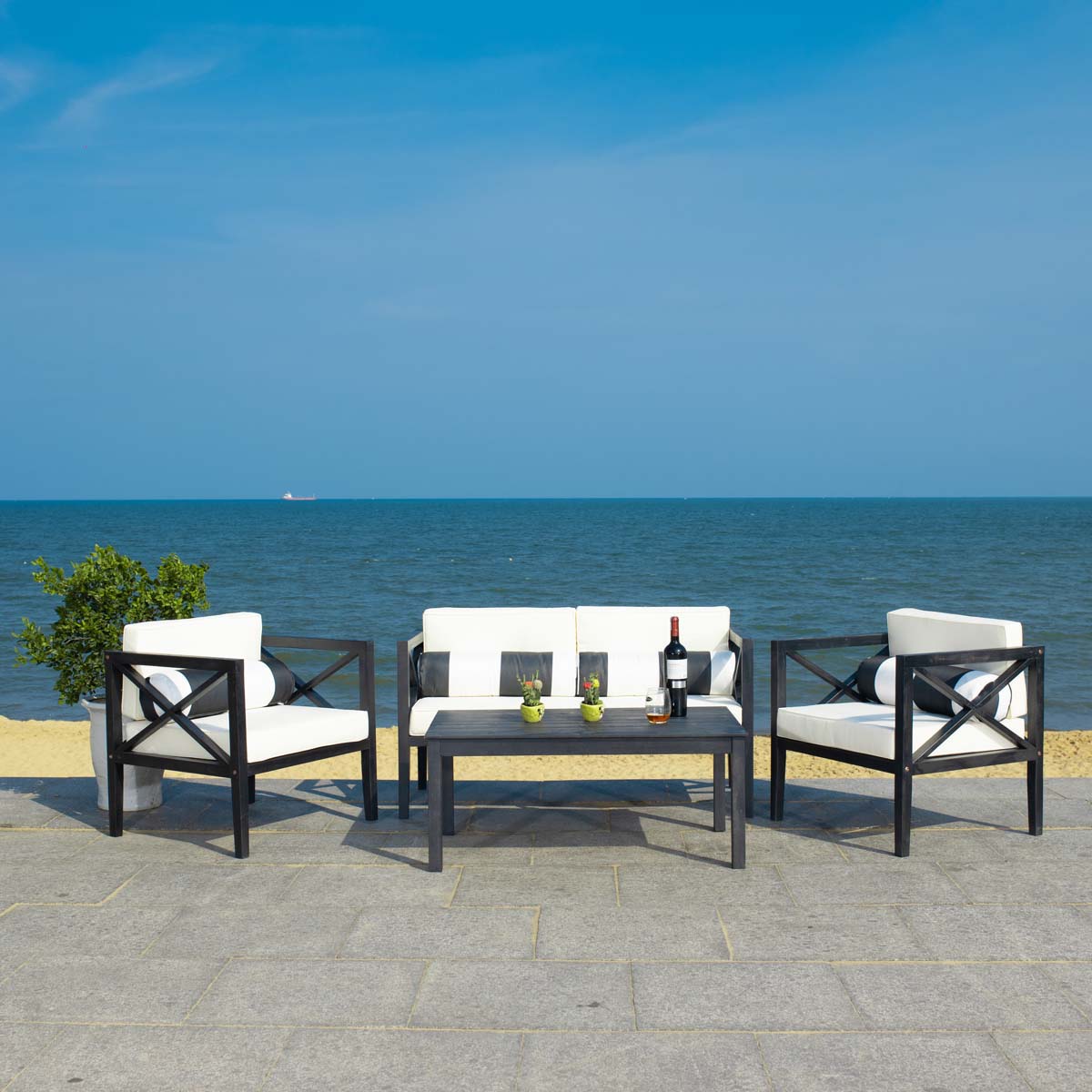 Safavieh nunzio 4 piece deals outdoor set with accent pillows